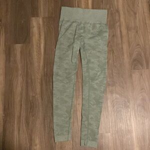 Gym shark green camo